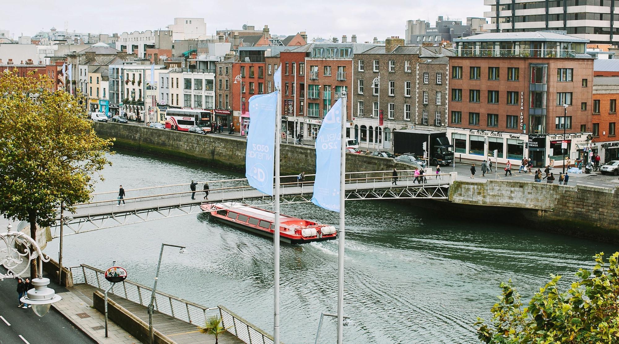 莫里森酒店-希尔顿逸林酒店 都柏林 外观 照片 The Liffey in Dublin