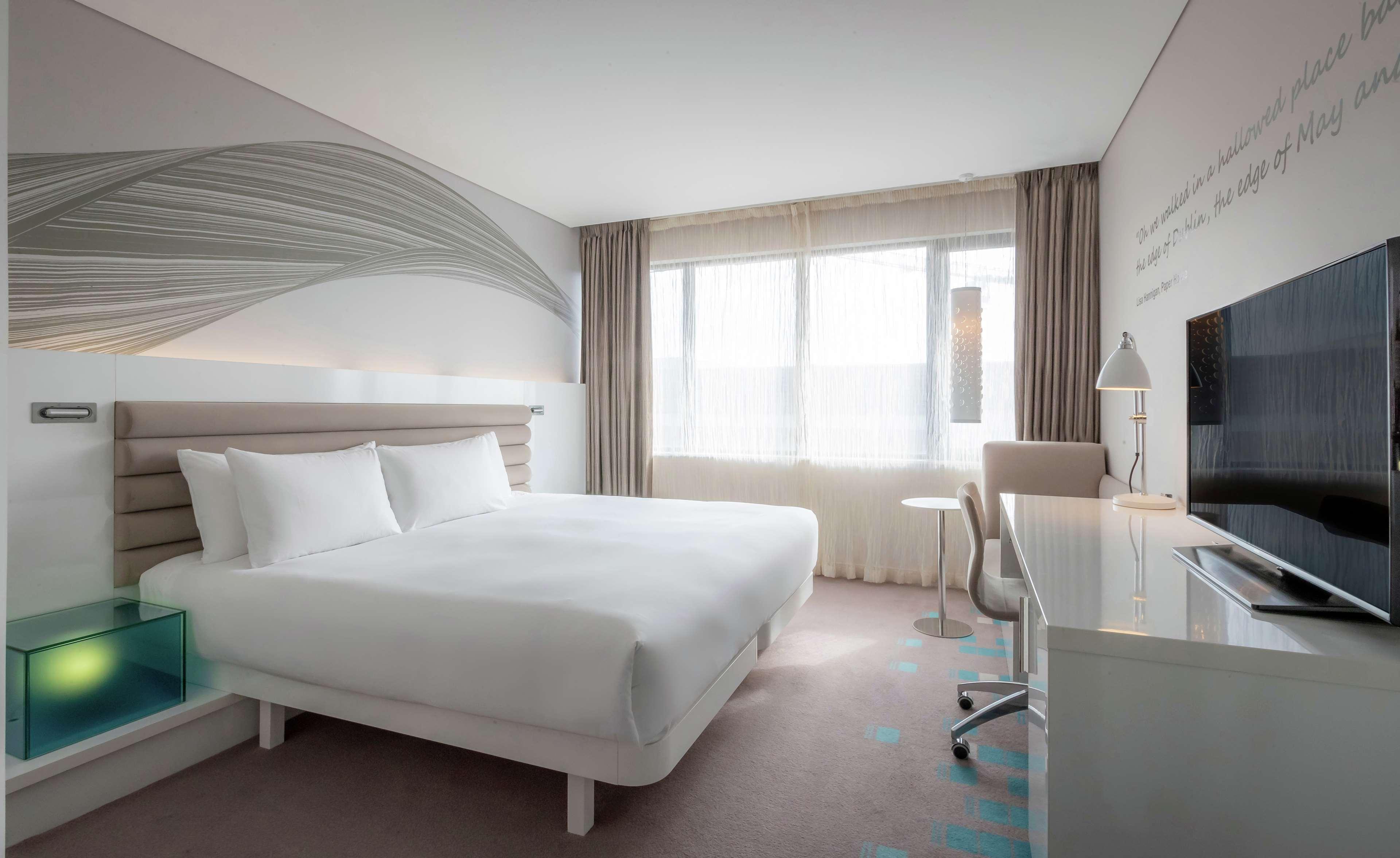 莫里森酒店-希尔顿逸林酒店 都柏林 外观 照片 A room at the hotel