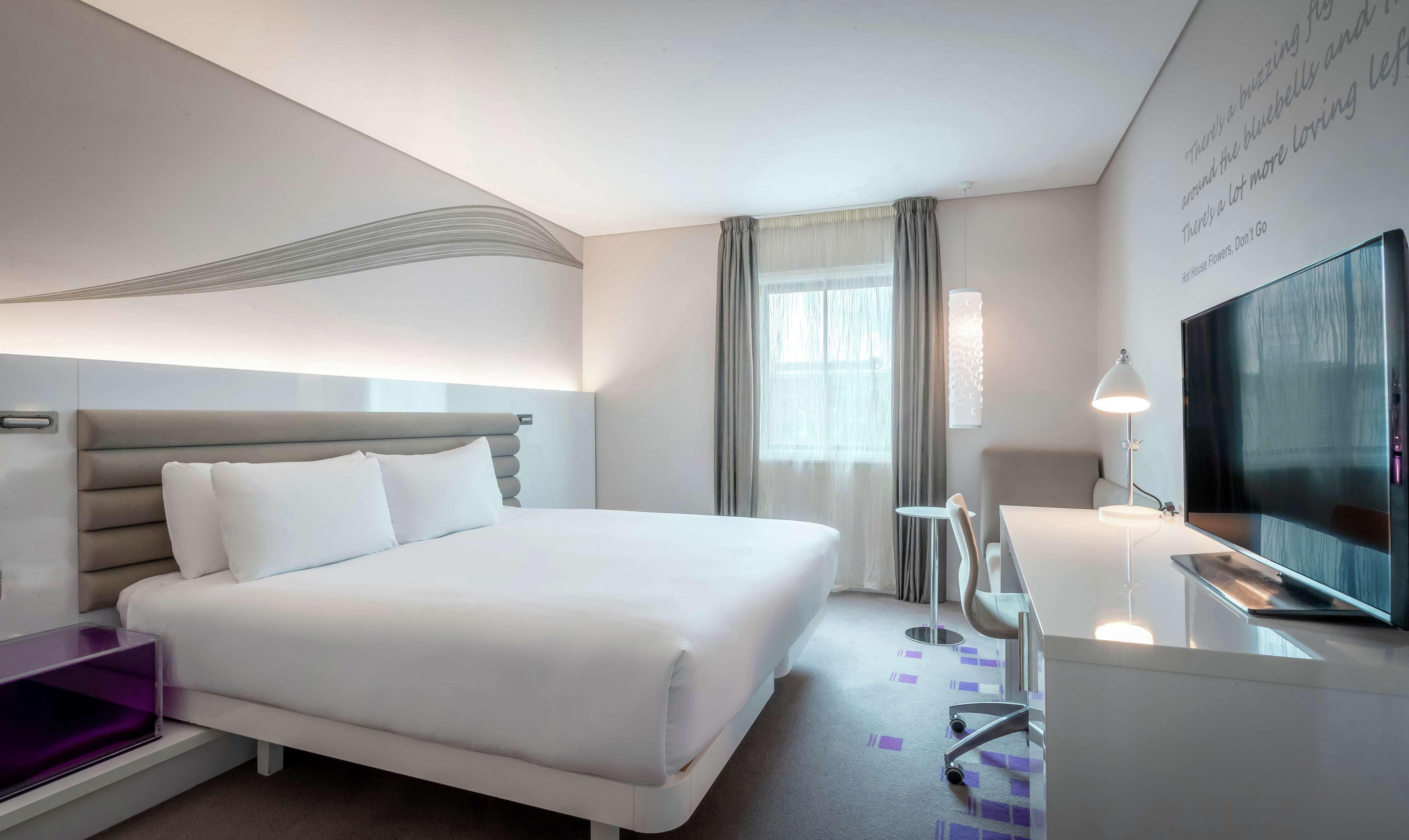 莫里森酒店-希尔顿逸林酒店 都柏林 外观 照片 A room at the hotel